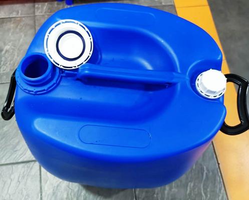 garrafa con tapa de seguridad de 60 litros